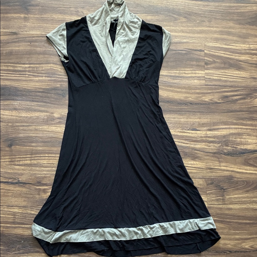Cap-Sleeve Black Midi Dress with Light Gray Trim